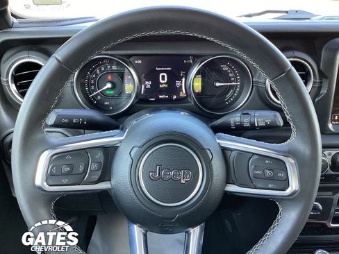 Used 2023 Jeep Wrangler Unlimited Sahara AWD/4WD image 23