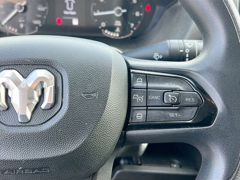 Used 2025 RAM ProMaster 2500 w/ Convenience Group image 19