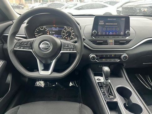 Used 2022 Nissan Altima 2.5 SV image 10
