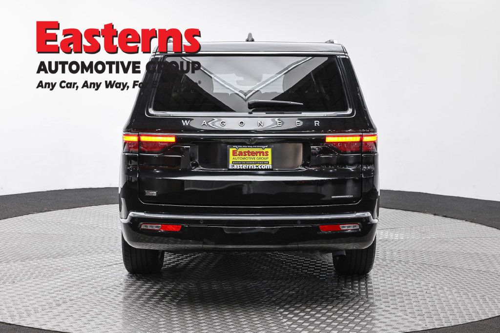 Used 2024 Jeep Wagoneer Series II w/ Flexible Seating Group RWD image 8