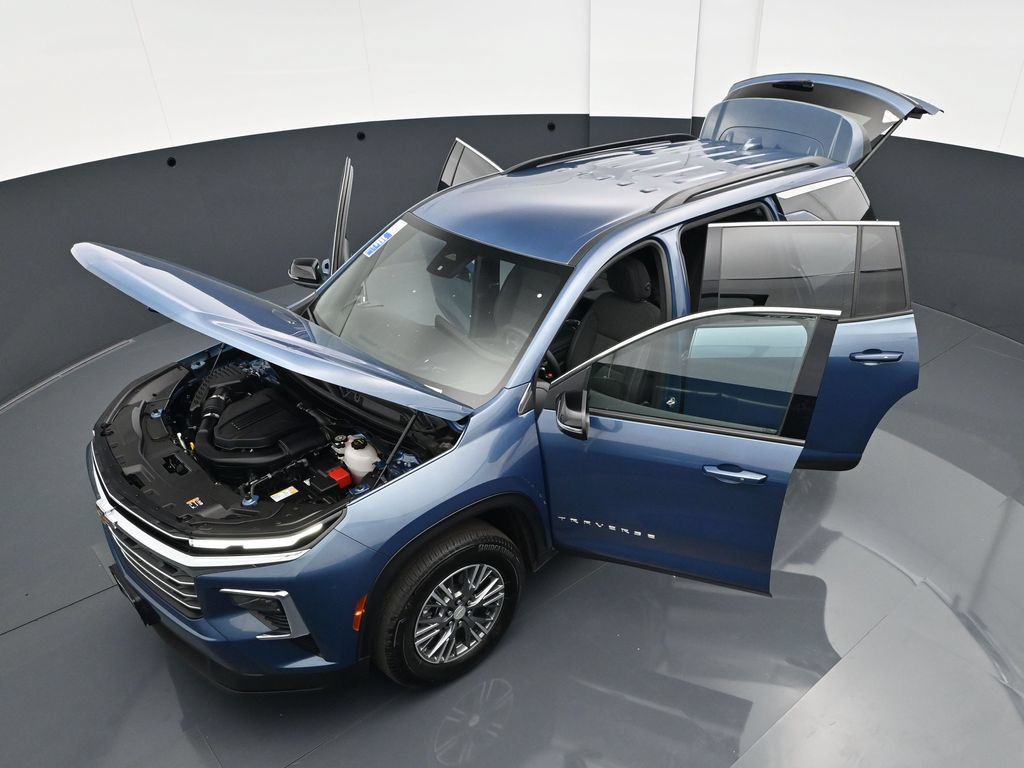 Used 2025 Chevrolet Traverse LT w/ LPO, Floor Liner Package AWD/4WD image 37