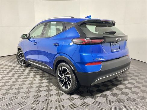 Used 2023 Chevrolet Bolt EUV Premier w/ Sun & Sound Package image 10