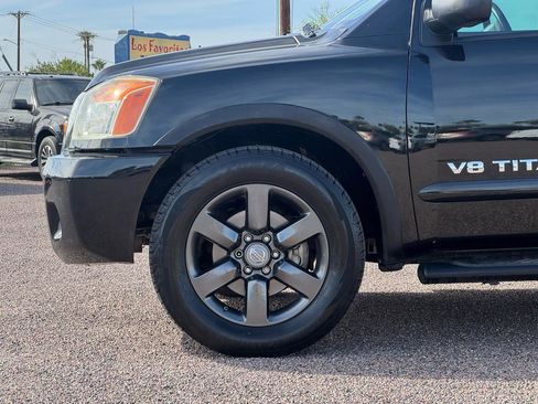 Used 2015 Nissan Titan SV w/ SV Value Truck Package image 5