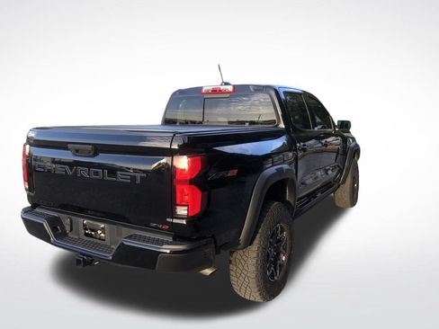 Used 2024 Chevrolet Colorado ZR2 AWD/4WD image 4