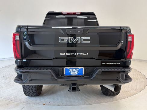 Used 2025 GMC Sierra 2500 Denali Ultimate image 10