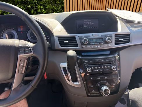 Used 2013 Honda Odyssey Touring Elite image 6