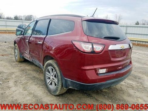 Used 2015 Chevrolet Traverse LT image 2