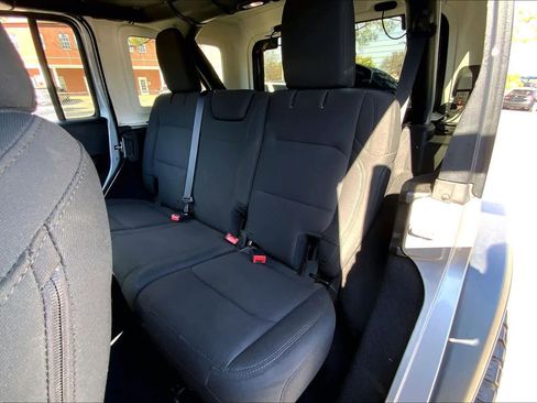 Used 2018 Jeep Wrangler Unlimited Sport S image 21