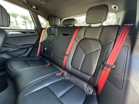 Used 2026 Porsche Macan AWD/4WD image 35