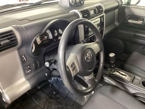 Used 2007 Toyota FJ Cruiser 4WD image 9