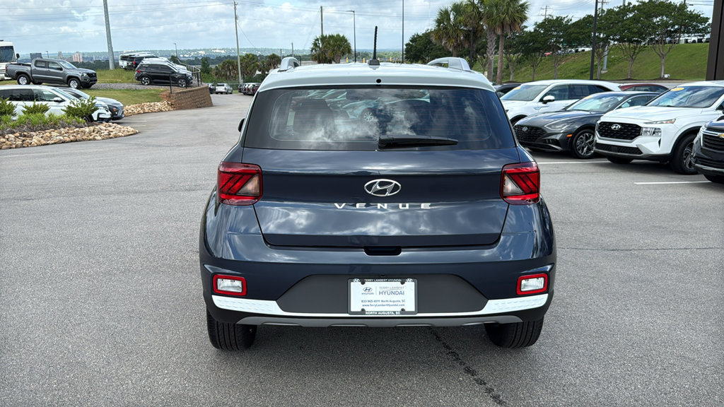 Used 2026 Hyundai Venue SEL FWD image 6