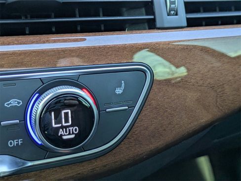 Used 2022 Audi A4 2.0T Premium image 21