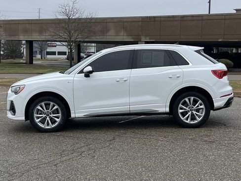 Used 2021 Audi Q3 2.0T Premium w/ Convenience Package image 2