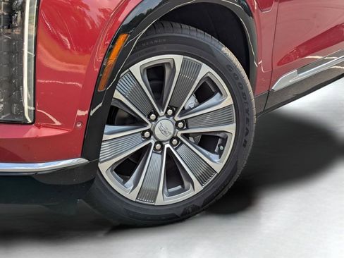 New 2026 Cadillac Vistiq Luxury image 2