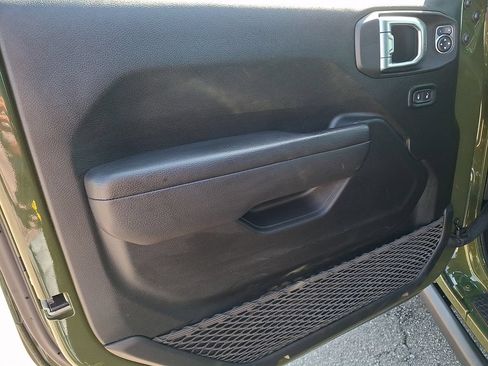 Used 2023 Jeep Wrangler Unlimited w/ Sun & Screen Package AWD/4WD image 12