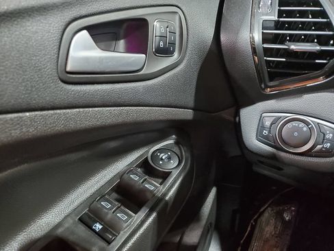 Used 2016 Ford Escape Titanium FWD image 36