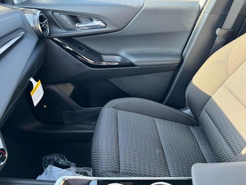 New 2026 Chevrolet Equinox LT image 32