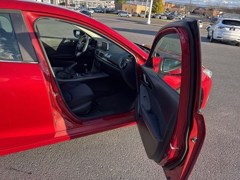 Used 2016 MAZDA MAZDA3 i Sport w/ Preferred Equipment Package image 19