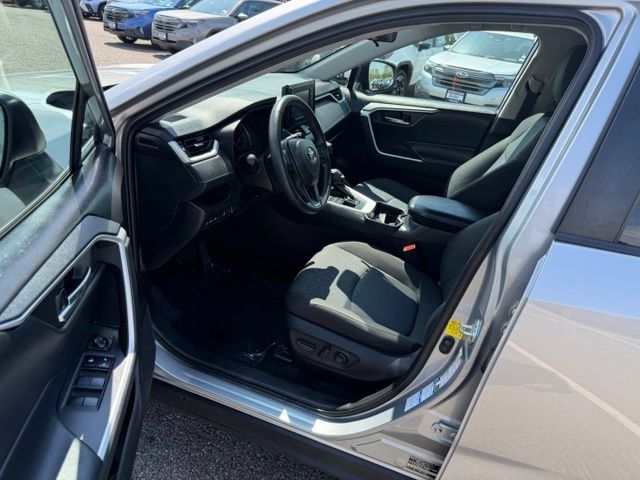 Used 2021 Toyota RAV4 XLE w/ Convenience Package AWD/4WD image 8