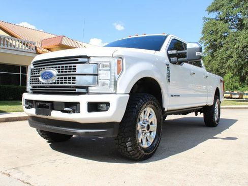 Used 2018 Ford F250 Platinum w/ Platinum Ultimate Package AWD/4WD image 9