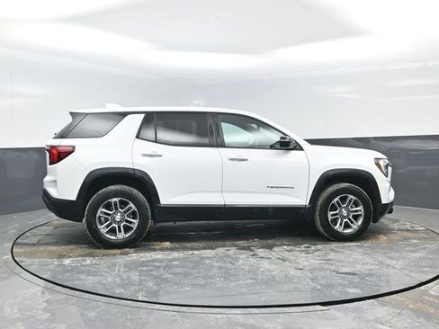 Used 2025 GMC Terrain Elevation image 3