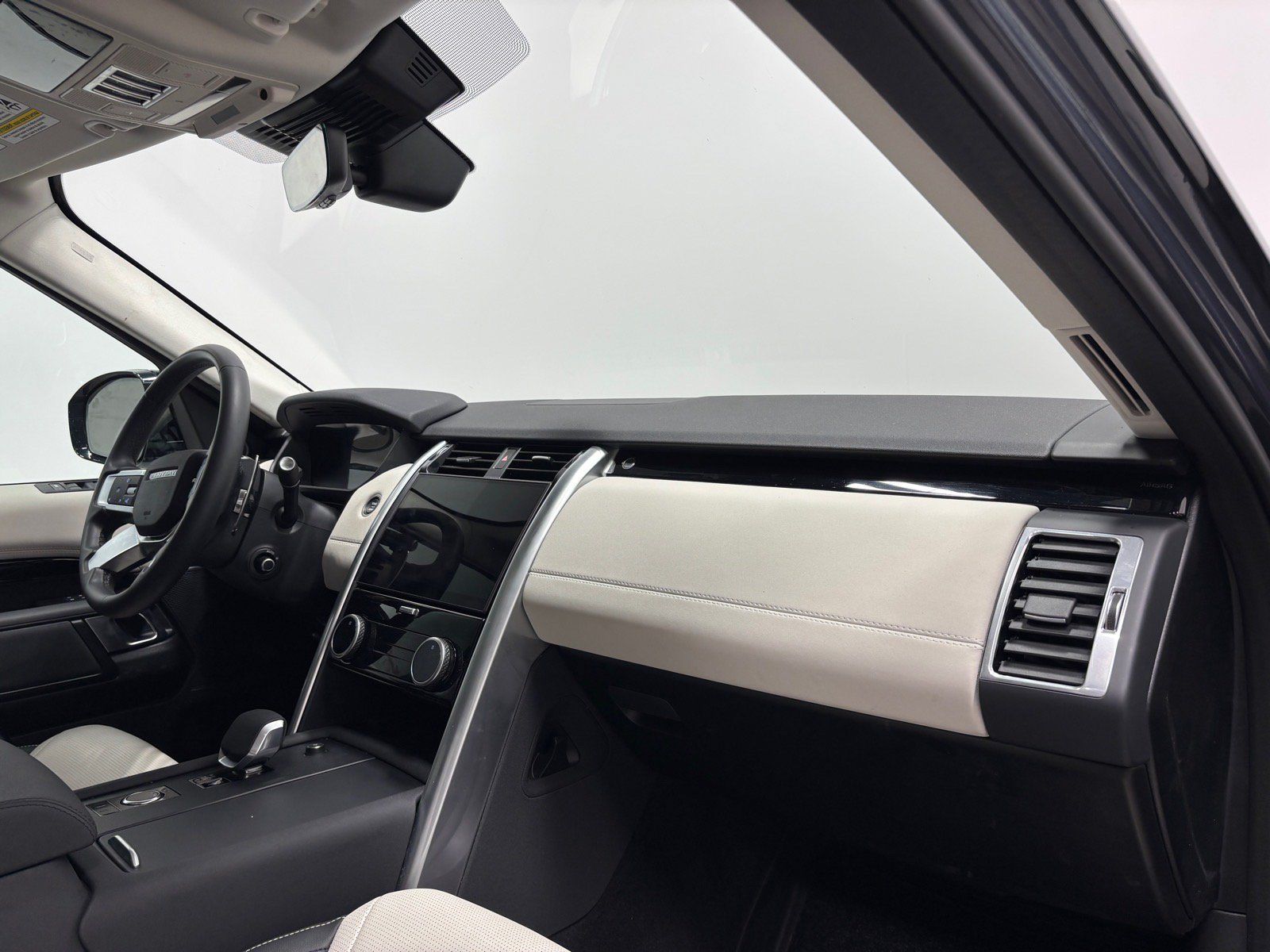 New 2025 Land Rover Discovery S AWD/4WD image 30