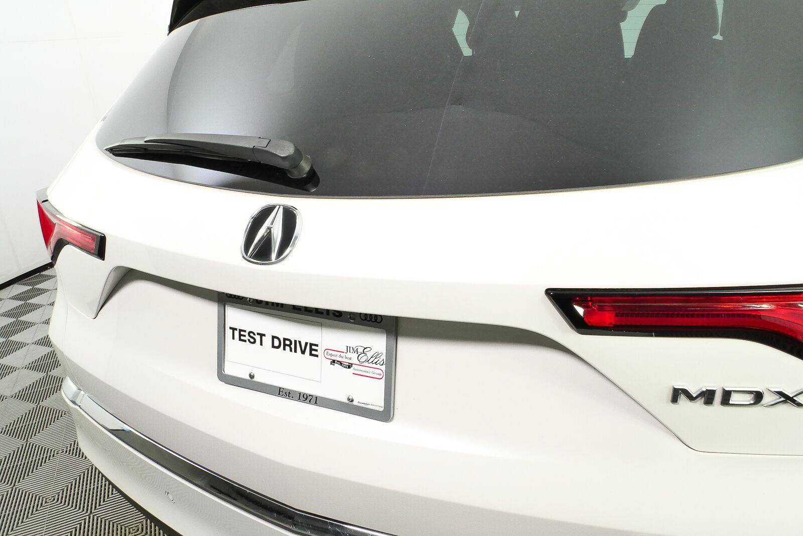 Used 2023 Acura MDX w/ Technology Package AWD/4WD image 36