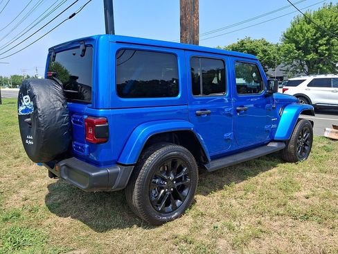 Certified 2023 Jeep Wrangler Unlimited Sahara w/ Cold Weather Group AWD/4WD image 6