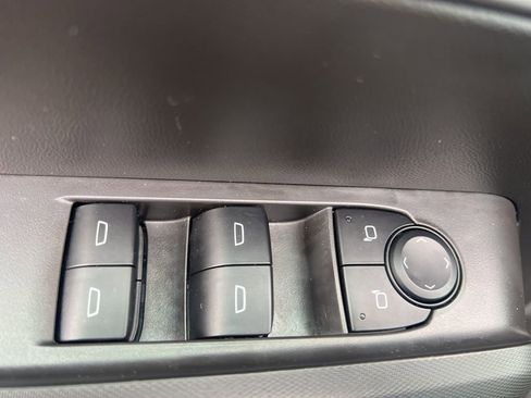 Used 2025 Chevrolet Colorado W/T image 27