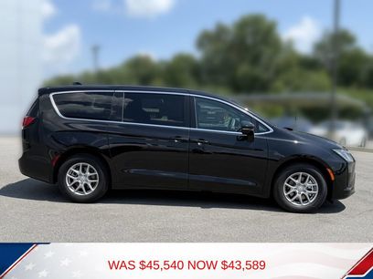New 2027 Chrysler Pacifica Select