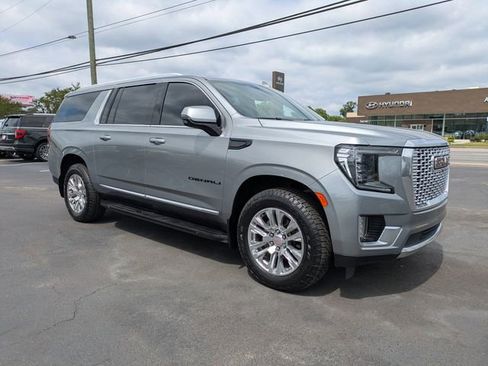 Used 2023 GMC Yukon XL Denali w/ Max Trailering Package RWD image 2