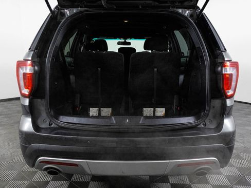 Used 2016 Ford Explorer XLT w/ Equipment Group 201A image 38