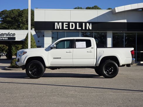 Used 2021 Toyota Tacoma SR5 image 4