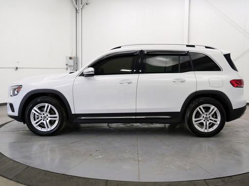 Used 2021 Mercedes-Benz GLB 250 4MATIC image 4