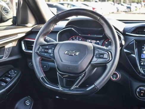 Used 2023 Chevrolet TrailBlazer RS w/ Sun and Liftgate Package image 14