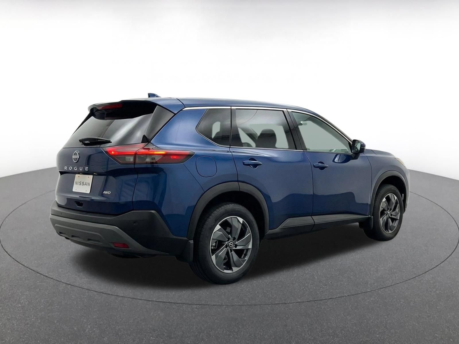 Used 2025 Nissan Rogue SV FWD image 8
