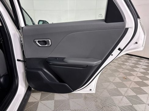 Used 2025 Kia K4 FWD image 25
