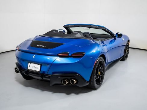 Used 2025 Ferrari Roma Spider RWD image 2
