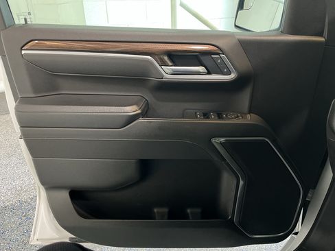 Used 2025 Chevrolet Silverado 1500 LT RWD image 24
