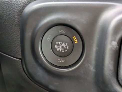 Used 2022 Jeep Wrangler Unlimited Sahara w/ Cold Weather Group AWD/4WD image 29