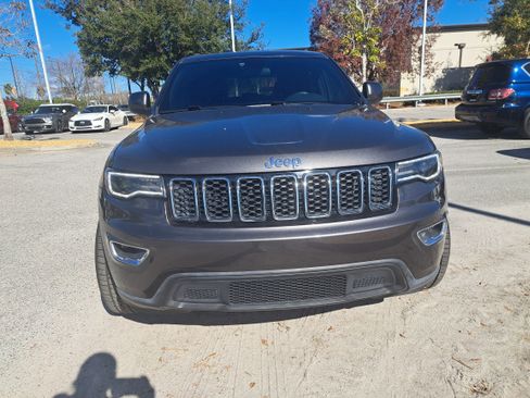 Used 2021 Jeep Grand Cherokee Laredo X image 2