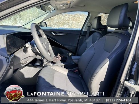 Certified 2024 Kia Niro EX image 9