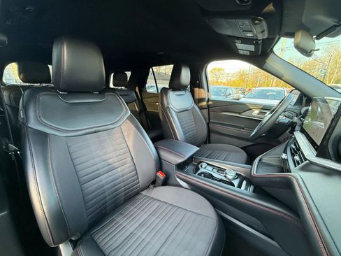 Used 2025 Ford Explorer ST-Line w/ ST-Line Street Pack image 58