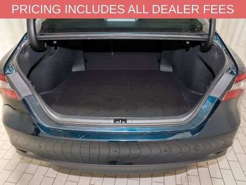 Certified 2021 Toyota Camry XLE FWD image 4