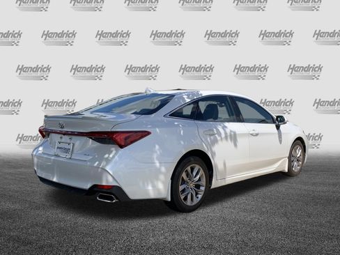 Used 2022 Toyota Avalon XLE FWD image 10