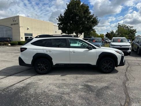 Used 2025 Subaru Outback Onyx Edition AWD/4WD image 8