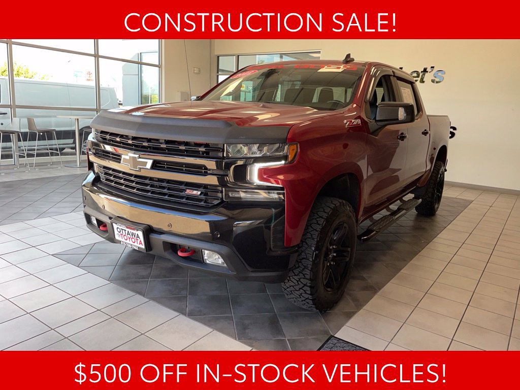 Used 2022 Chevrolet Silverado 1500 LT Trail Boss w/ LT Trail Boss Premium Package AWD/4WD image 2