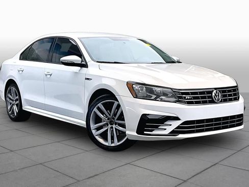 Used 2018 Volkswagen Passat 2.0T R-Line FWD image 3