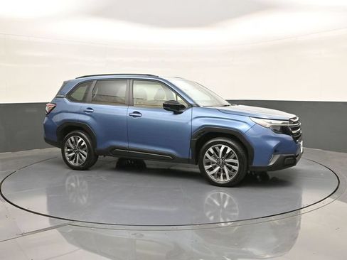 Used 2025 Subaru Forester Touring AWD/4WD image 17