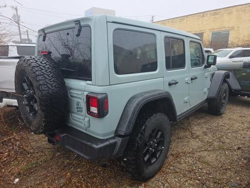 Used 2024 Jeep Wrangler Unlimited image 7